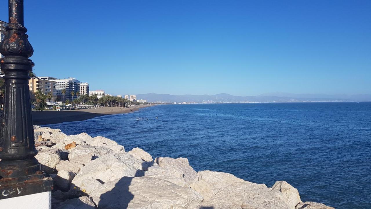 Impresionante Primera Linea De Playa, Bajondillo Beach ตอร์เรโมลิโนส ภายนอก รูปภาพ